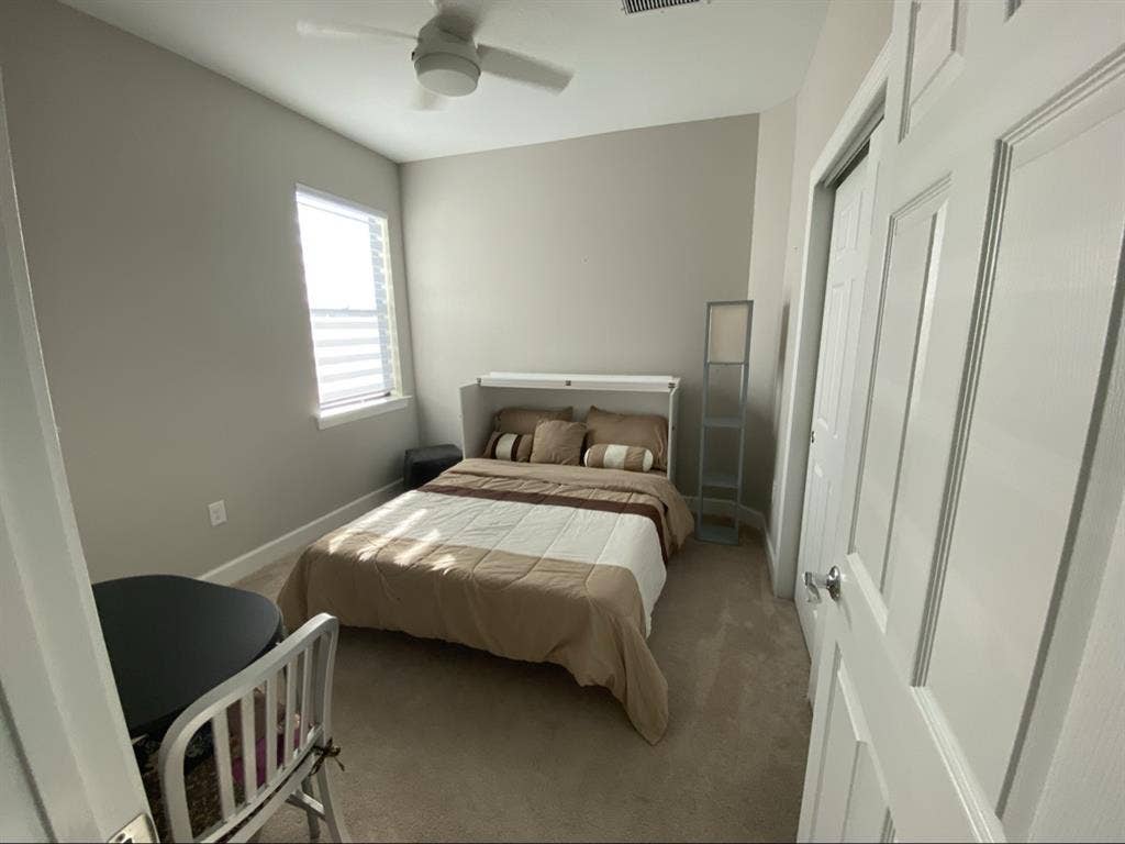 Del Webb LWR. Room in private home