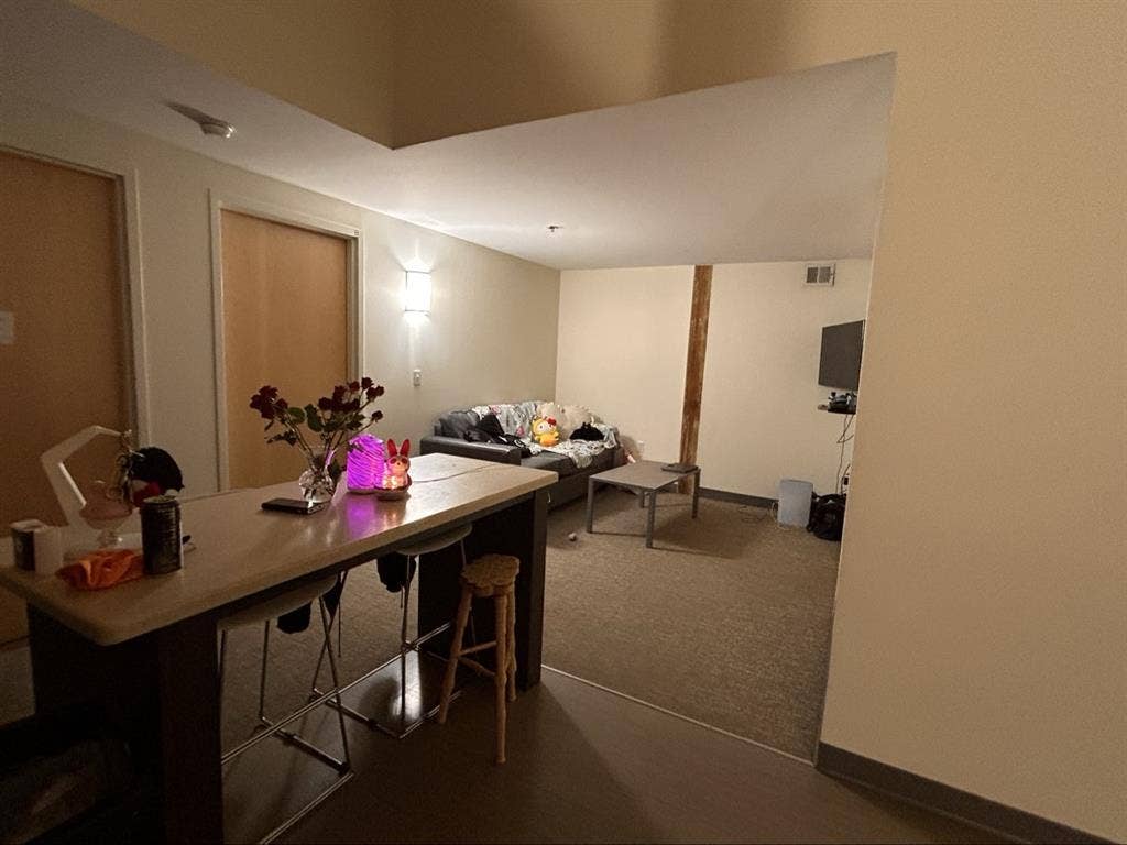 LOOKING FOR A RELET! URGENT! READ!