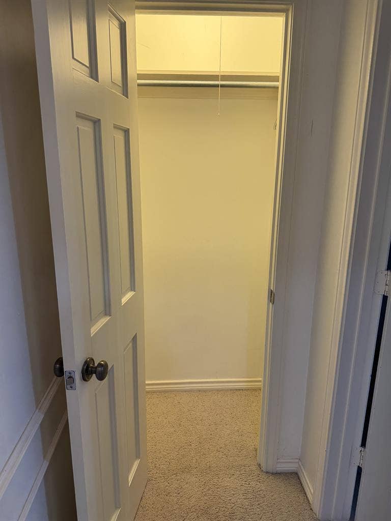 Room in Quiet Plano Neighborhood