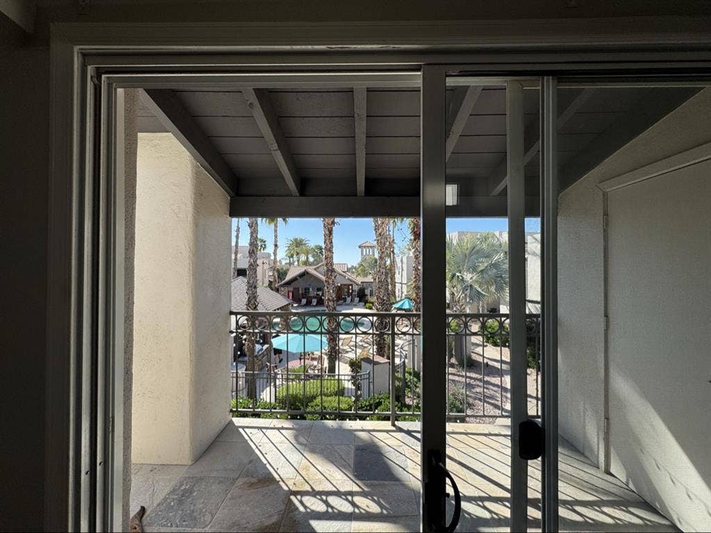 Looking for a roommate