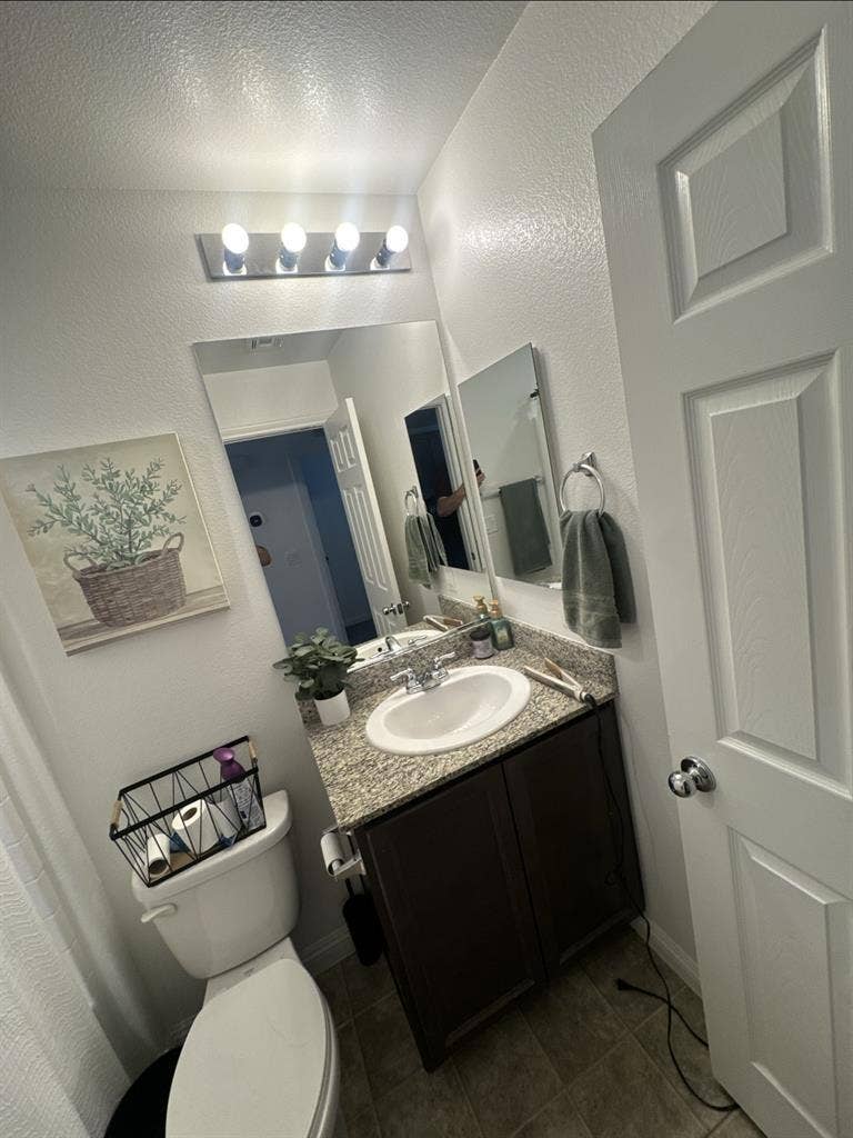 Room For Rent with shared Bathroom