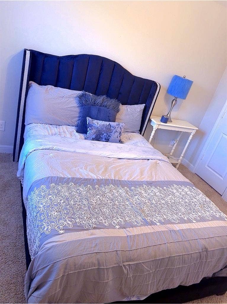 Furnished private room available