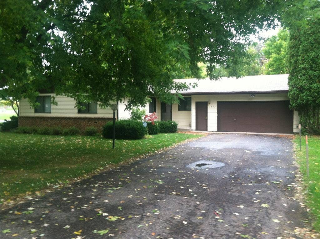 Private 10X11 Bedroom:INC Utilities