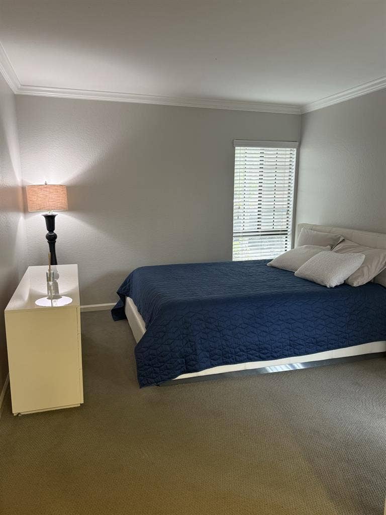 Shared apartment in Laguna Hillss