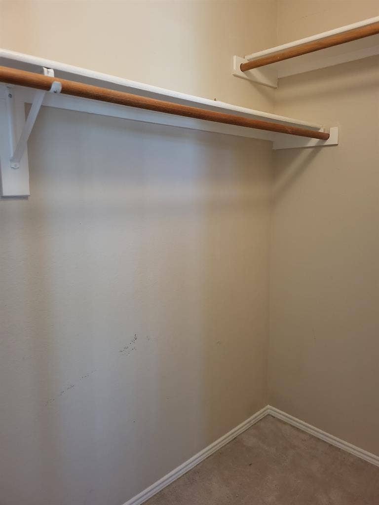 Clean private room in quiet HOA in