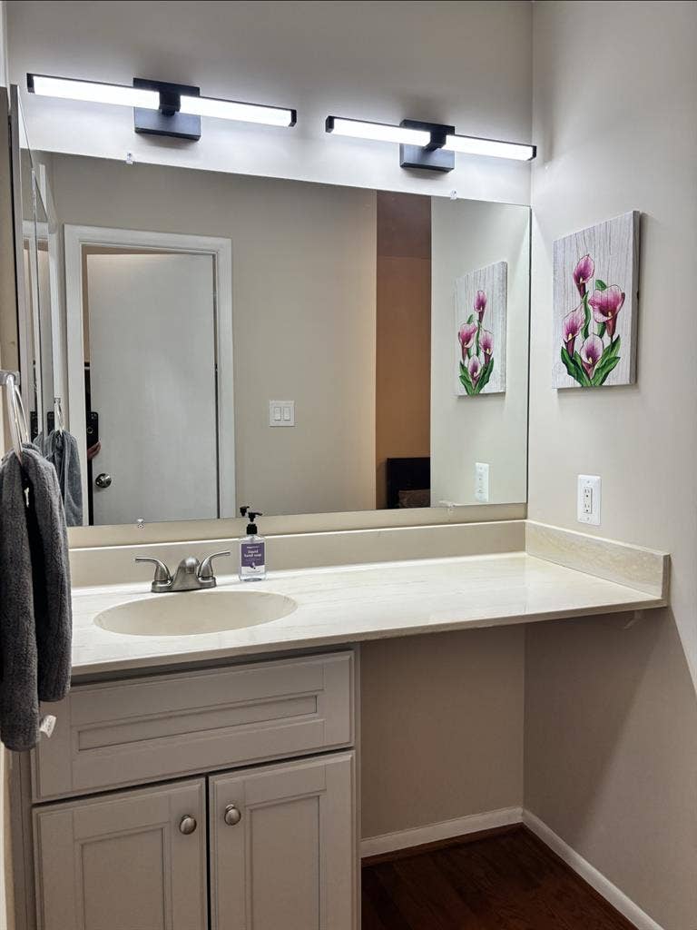 Master Room with Private Bathroomm