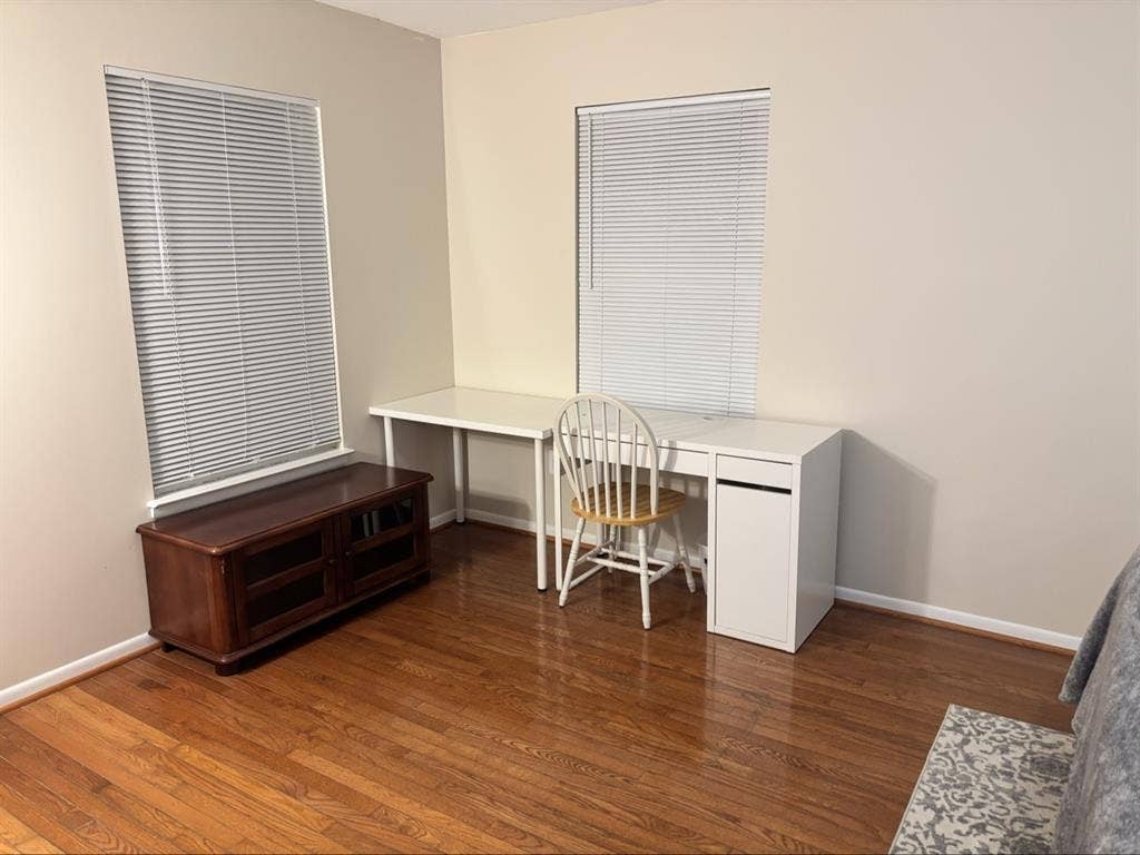 Master Room with Private Bathroomm