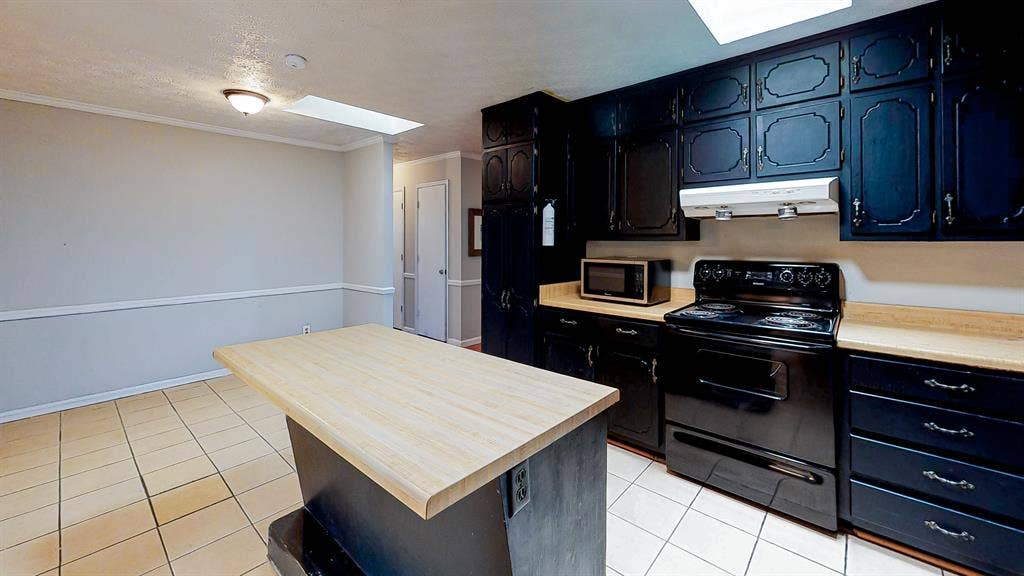 8 BR in Jonesboro