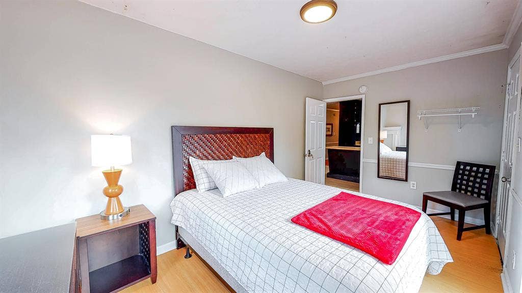 8 BR in Jonesboro