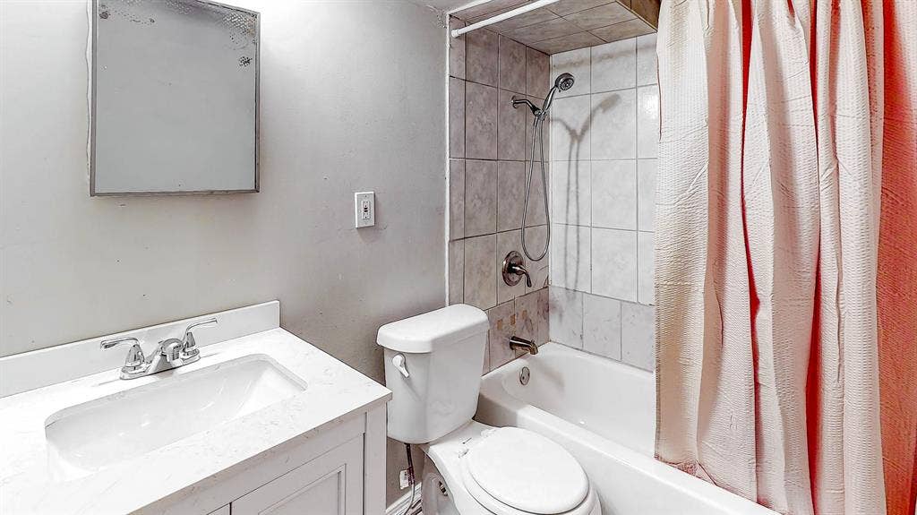 8 BR in Jonesboro