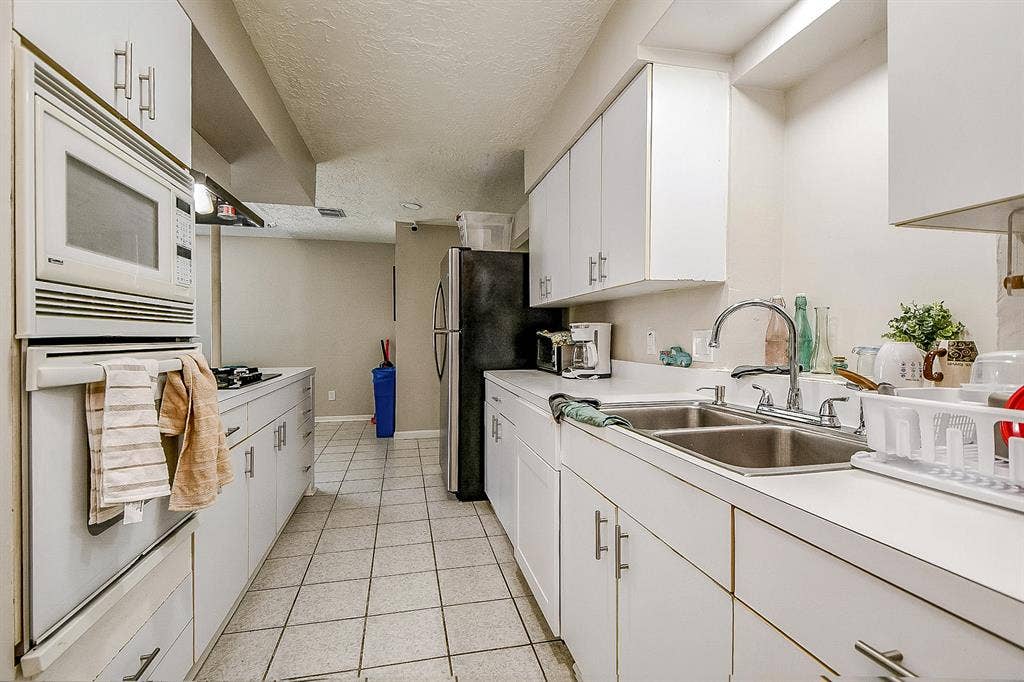 7 BR in Houston