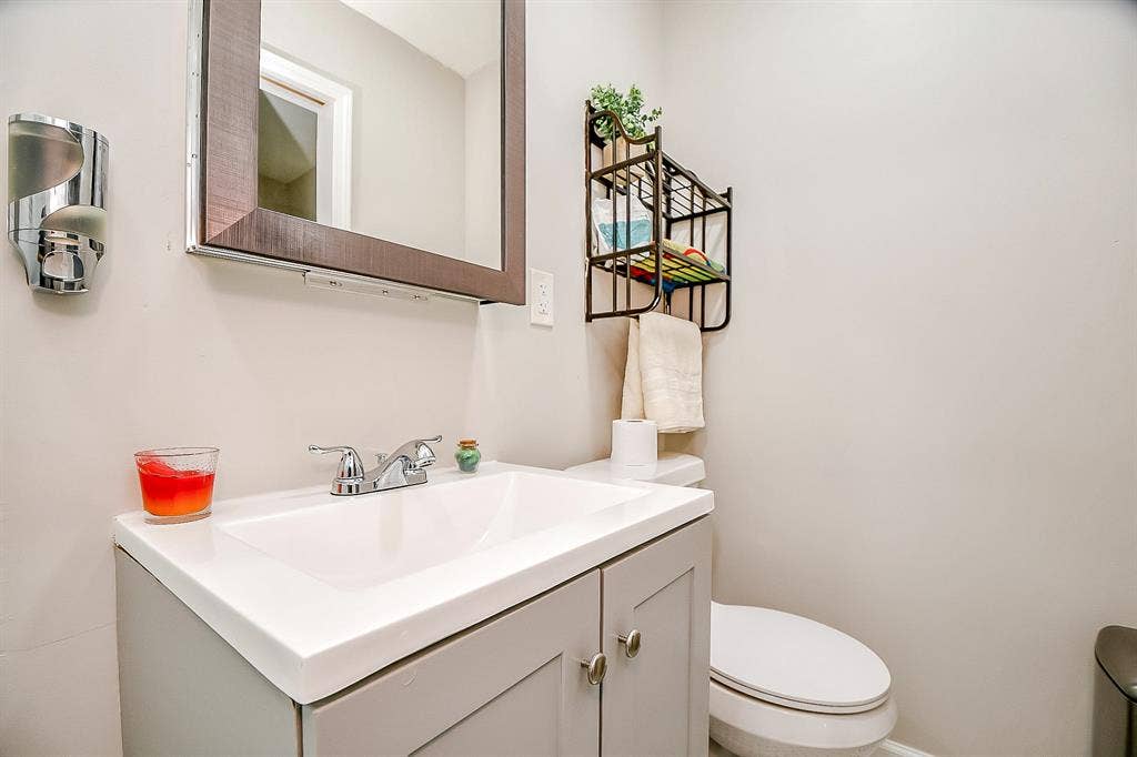 7 BR in Houston