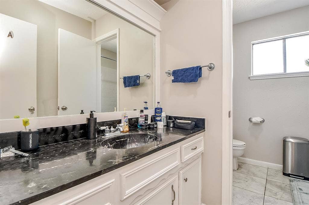 7 BR in Houston