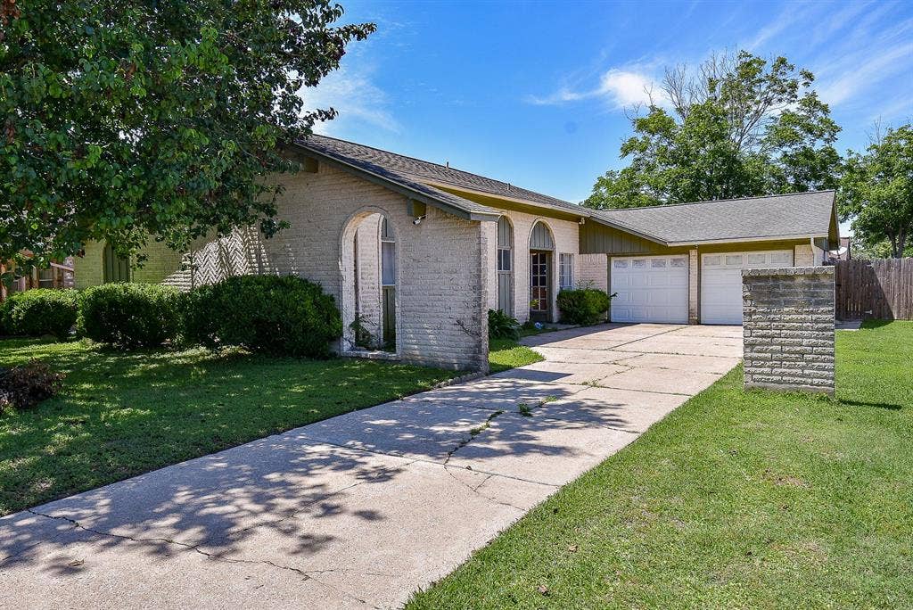 7 BR in Houston