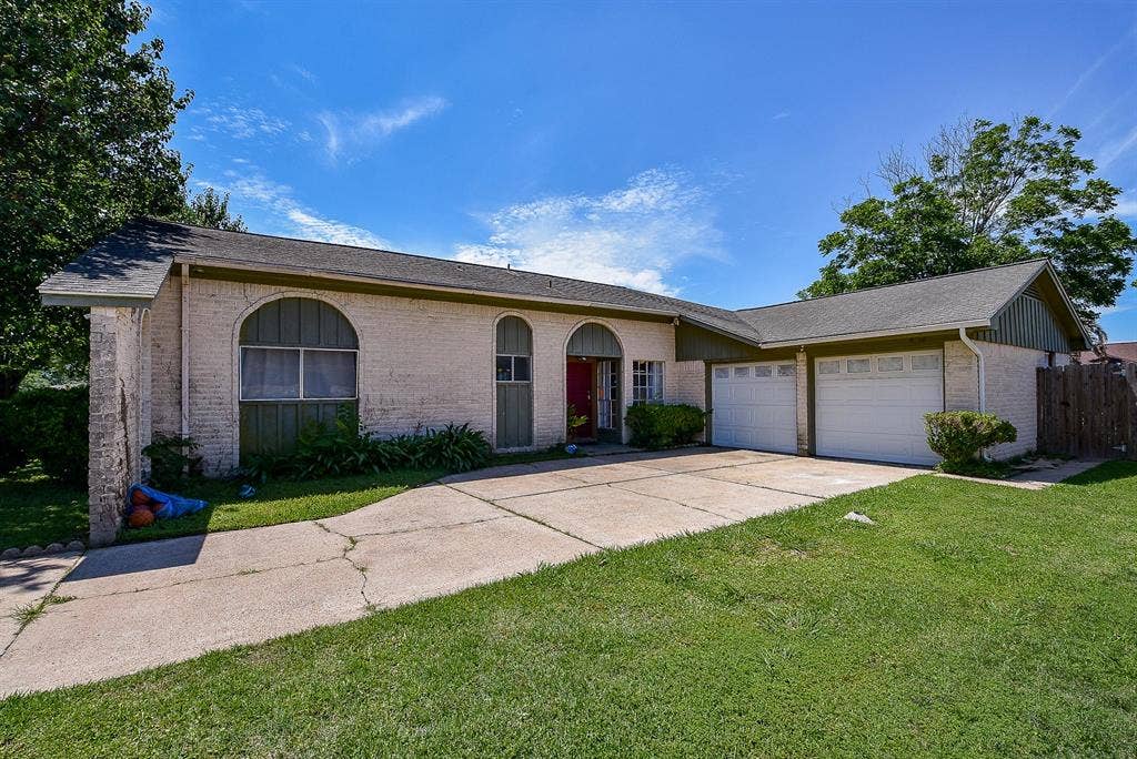 7 BR in Houston