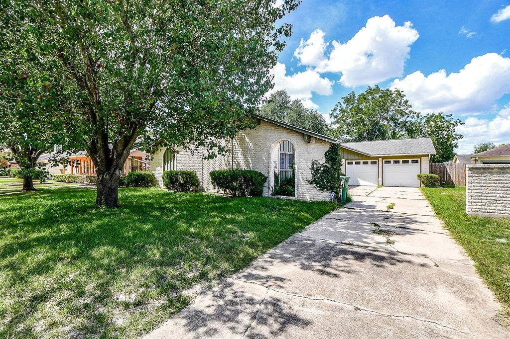 7 BR in Houston
