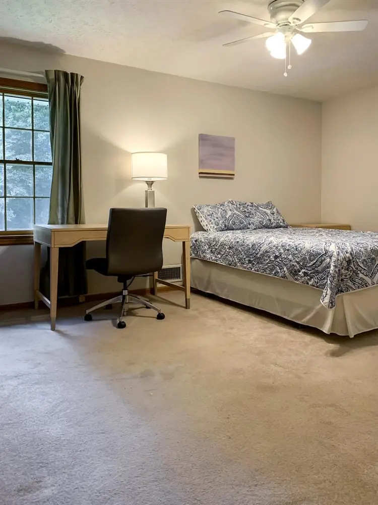 8 BR in Lithia Springs