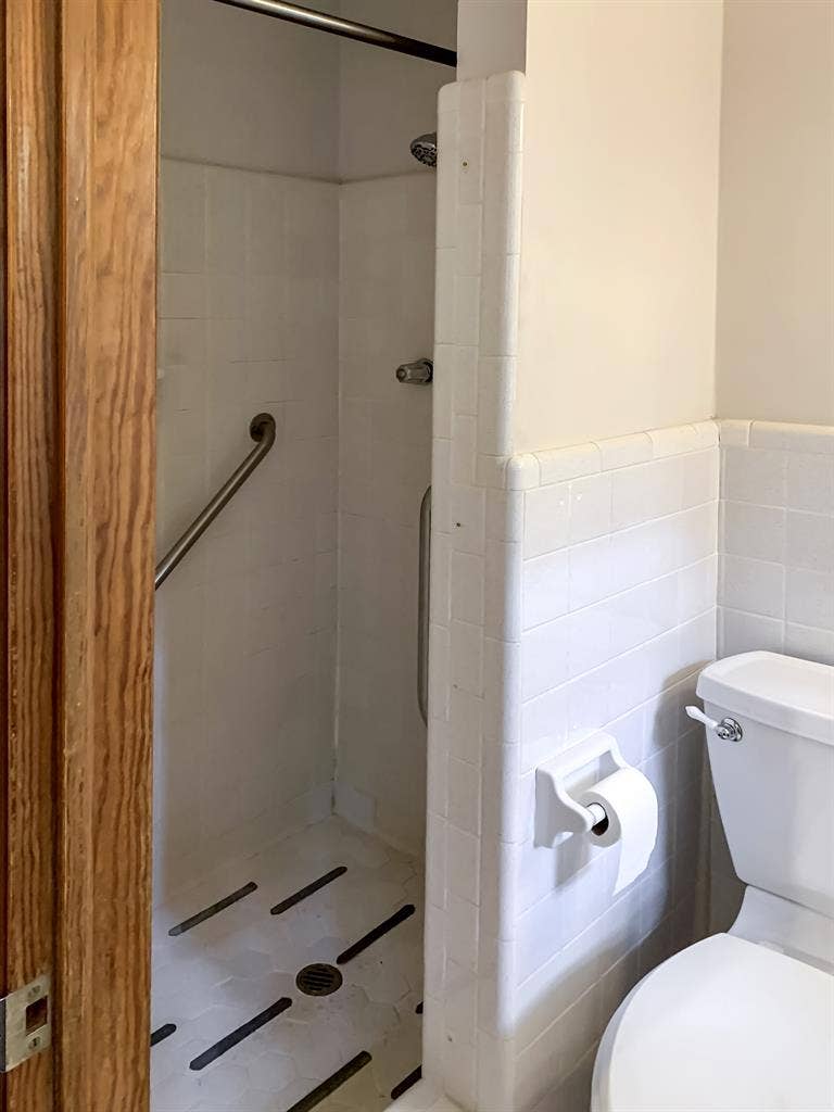 8 BR in Lithia Springs