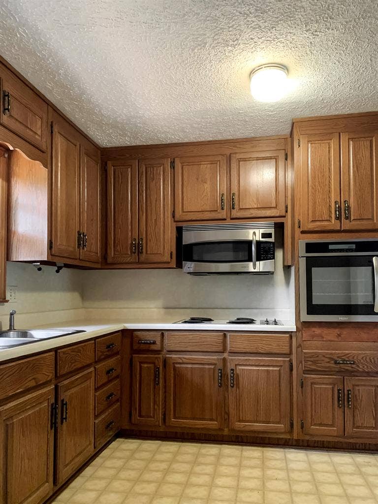 8 BR in Lithia Springs