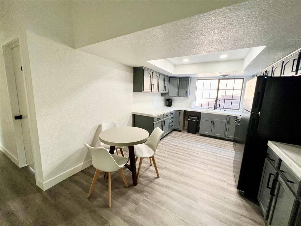6 BR in Las Vegas