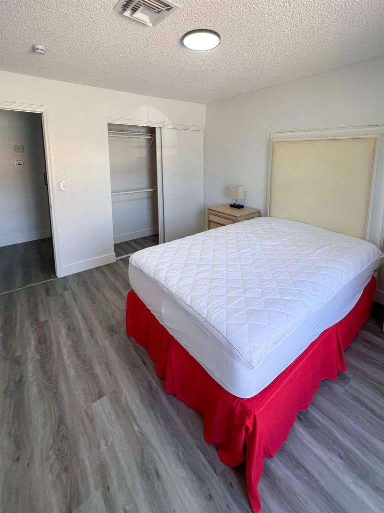 6 BR in Las Vegas