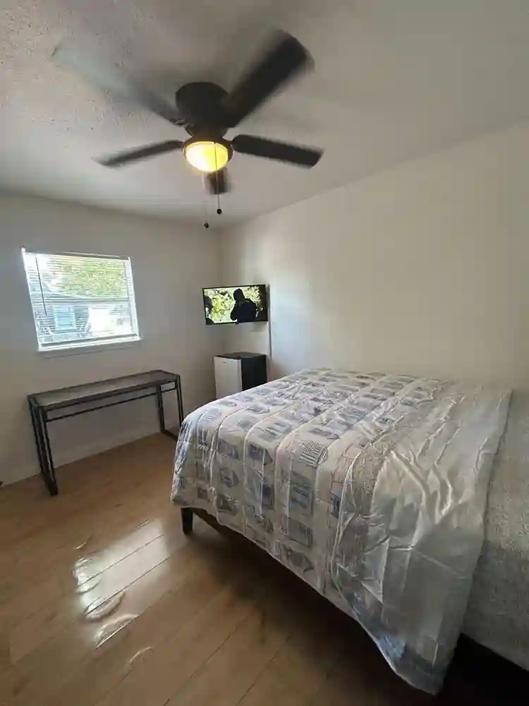 6 BR in Lakeland