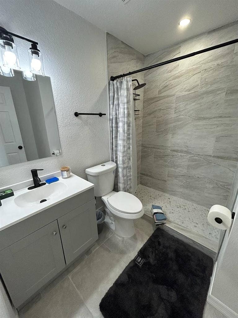 6 BR in Lakeland