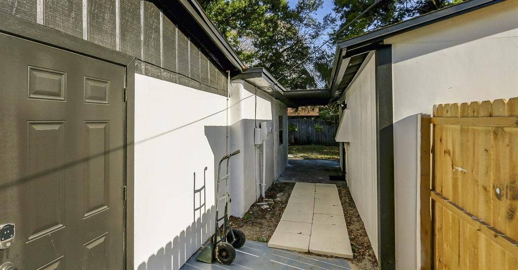 9 BR in Tampa