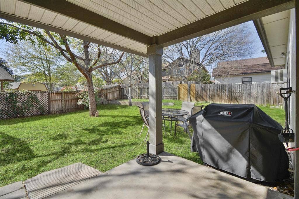 5 BR in Converse
