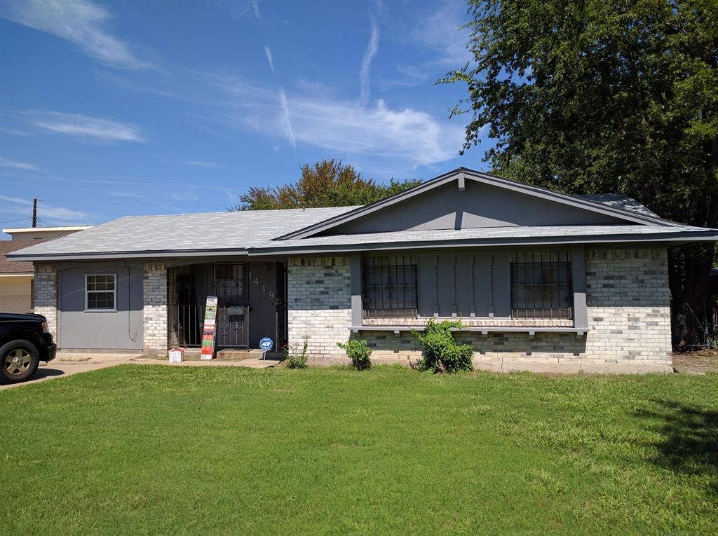 3 BR in Dallas
