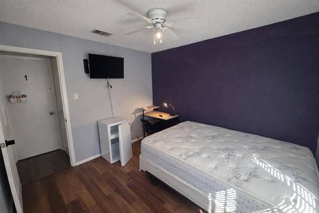 3 BR in Dallas