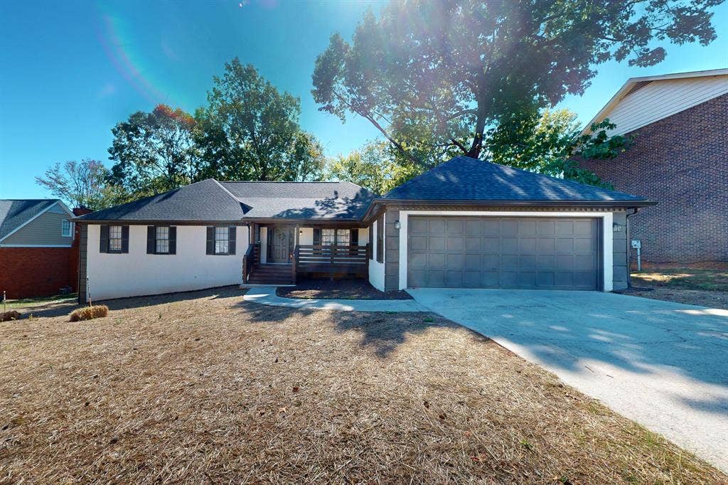 6 BR in Stone Mountain