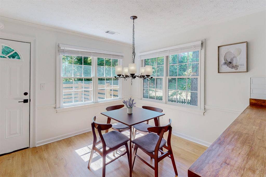 6 BR in Stone Mountain