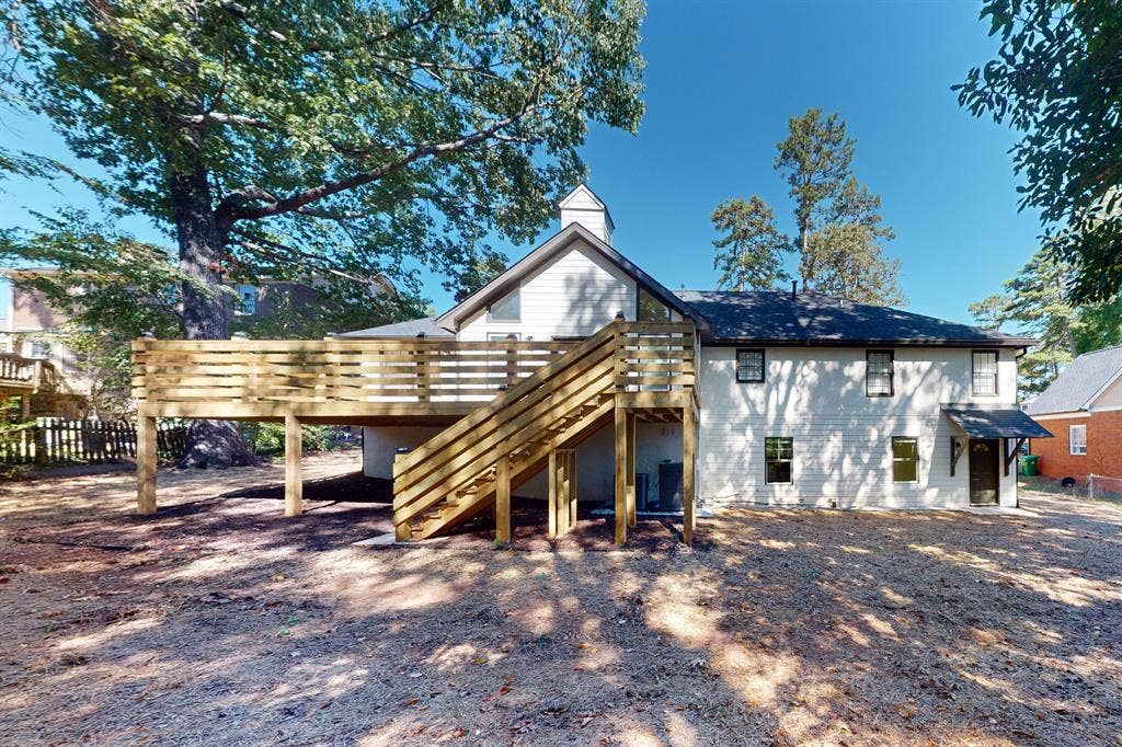 6 BR in Stone Mountain