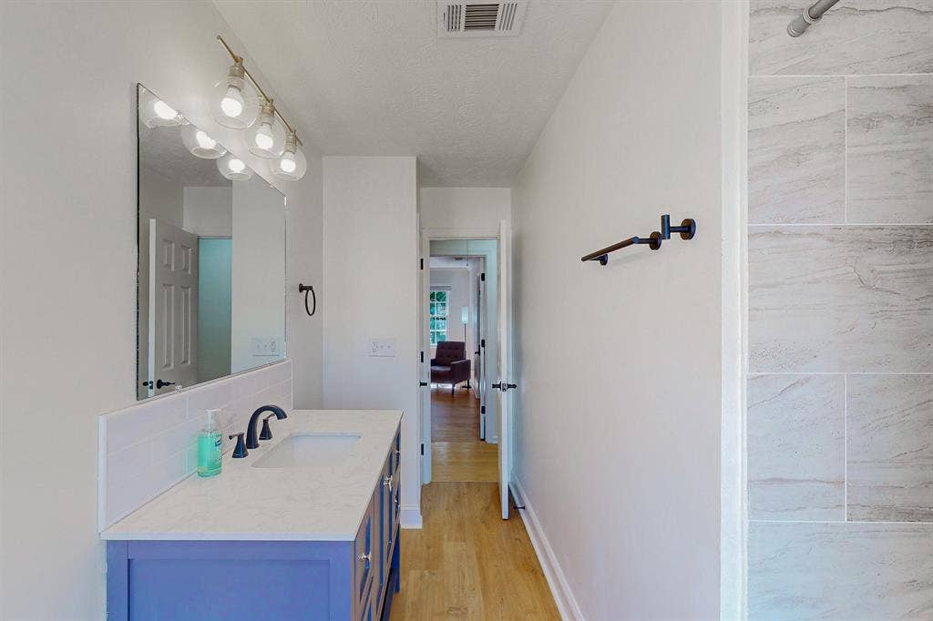 6 BR in Stone Mountain