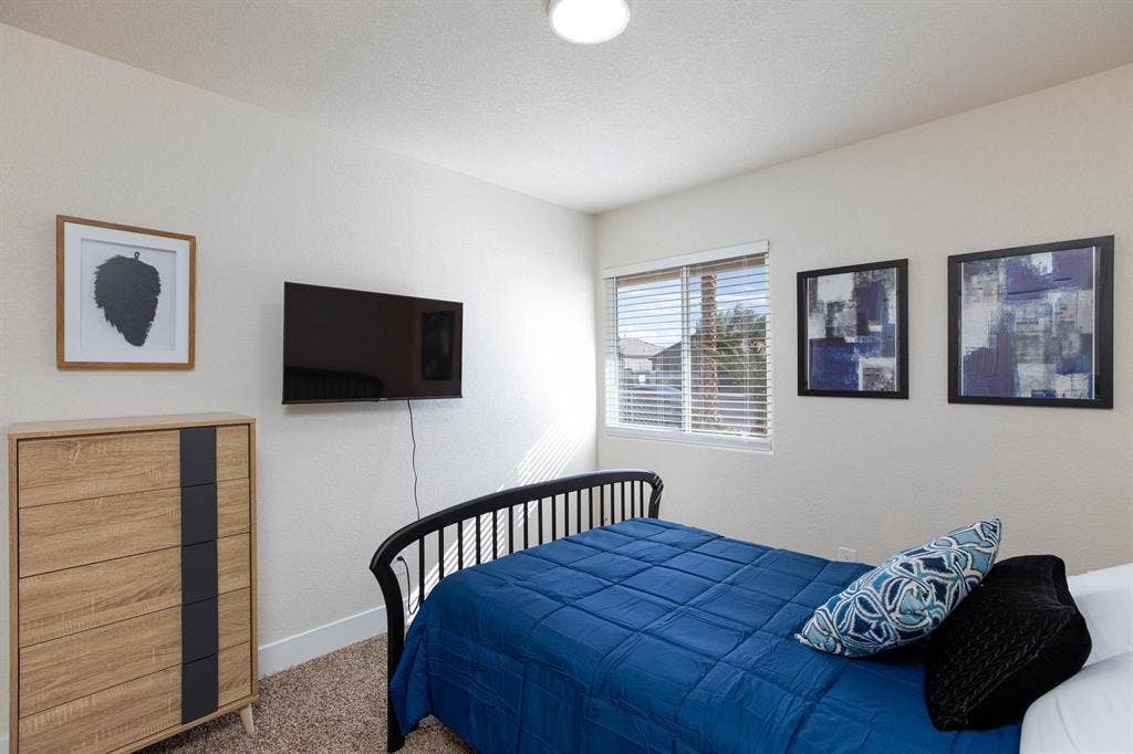 6 BR in Las Vegas