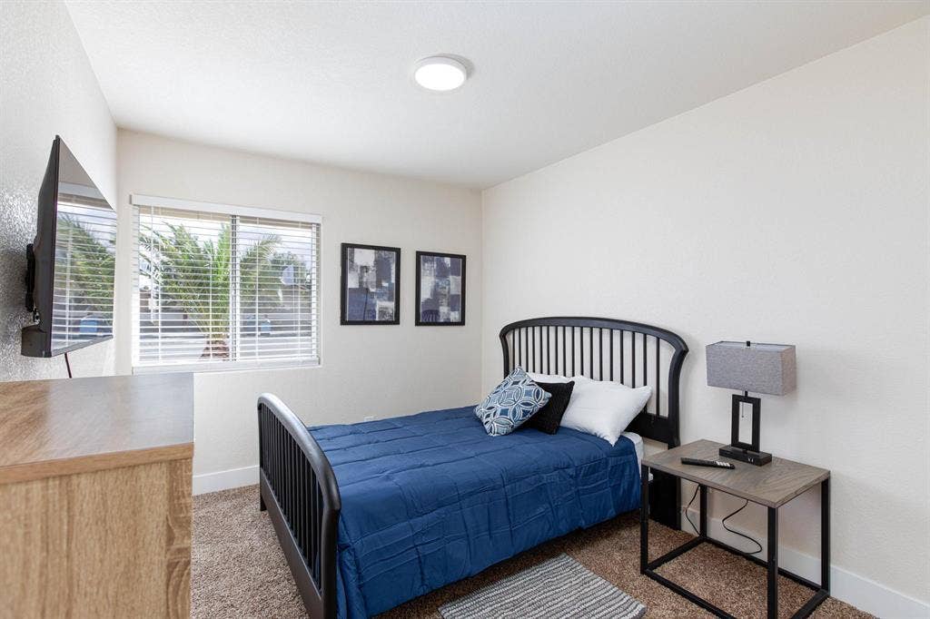 6 BR in Las Vegas