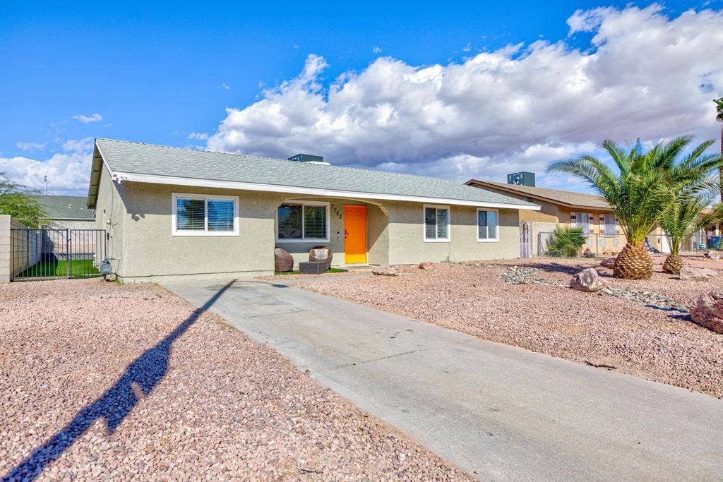 6 BR in Las Vegas
