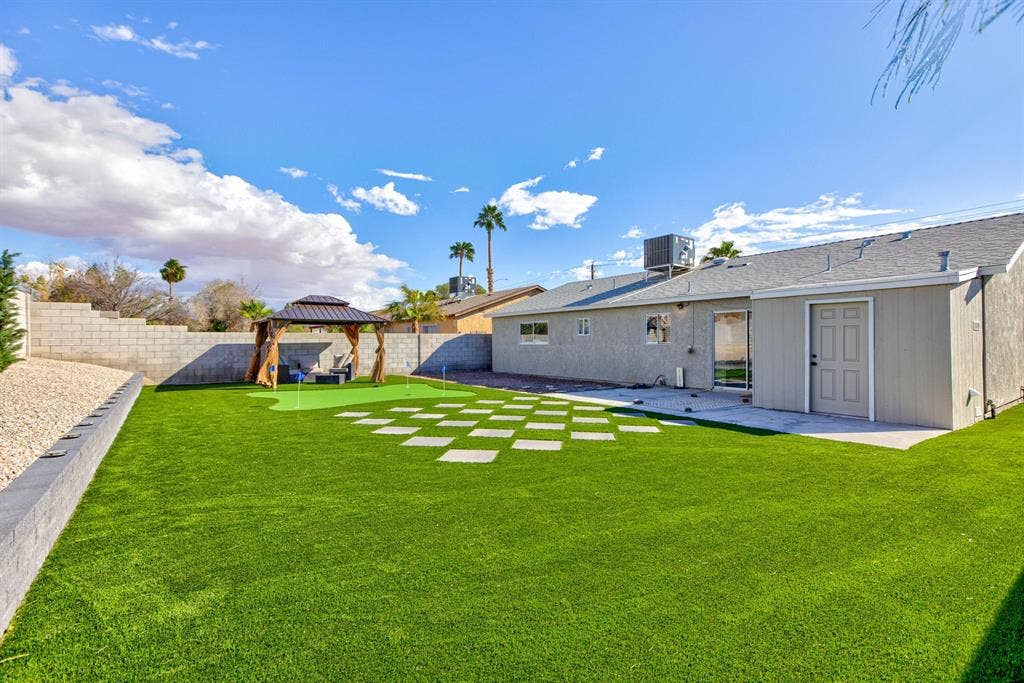 6 BR in Las Vegas