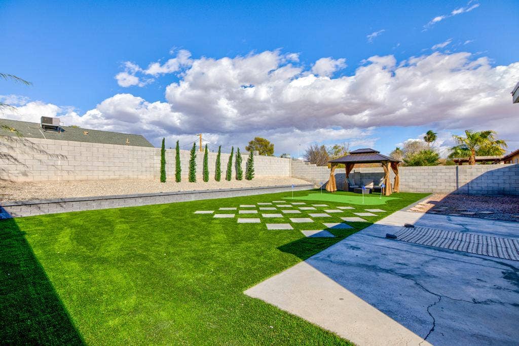 6 BR in Las Vegas