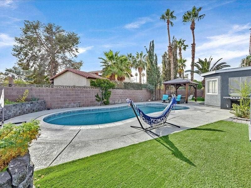 4 BR in Las Vegas