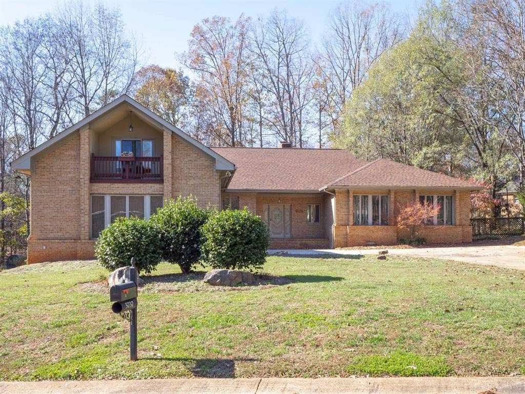 5 BR in Charlotte
