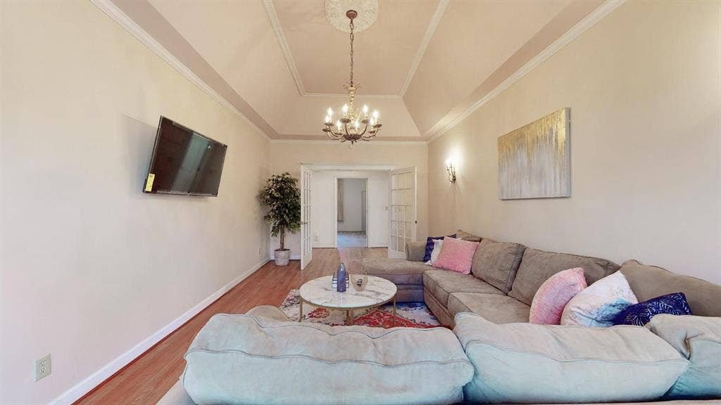 5 BR in Charlotte
