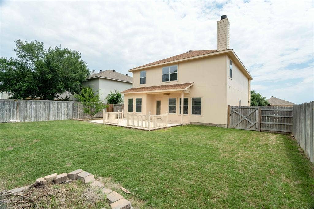 4 BR in Manor
