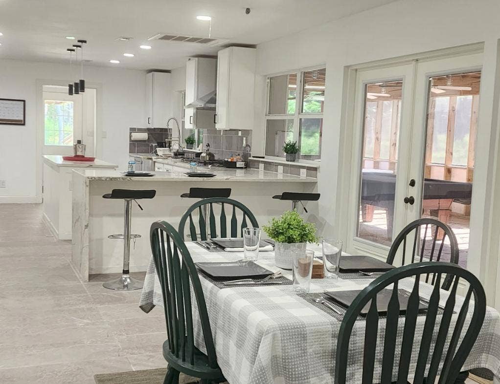 4 BR in Magnolia