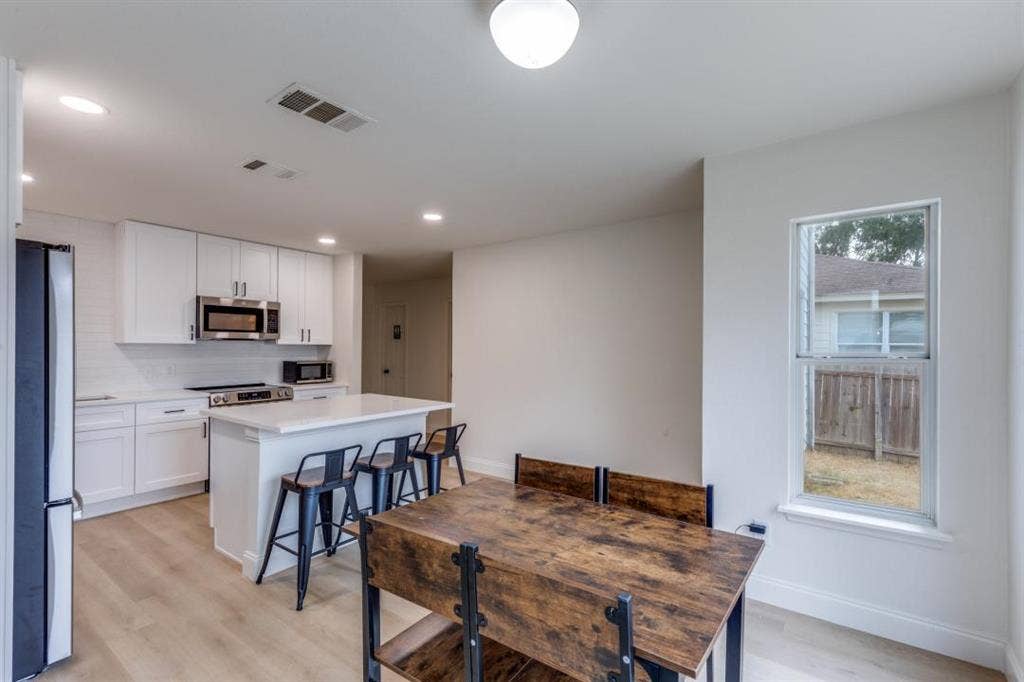 9 BR in Austin