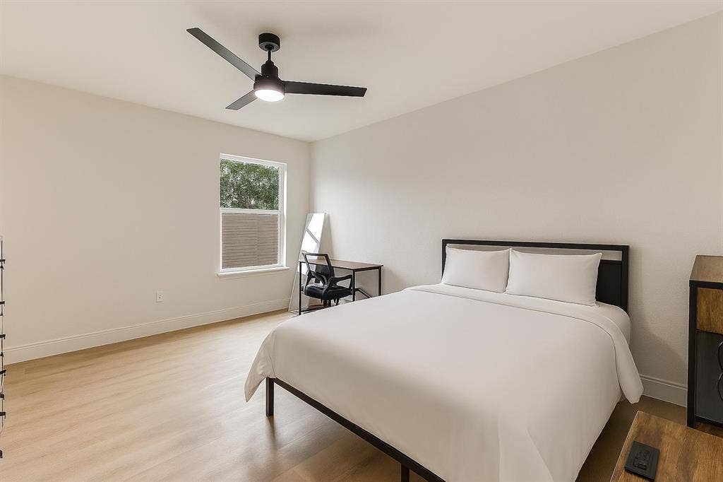 9 BR in Austin