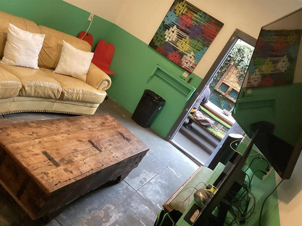 3 BR in Los Angeles