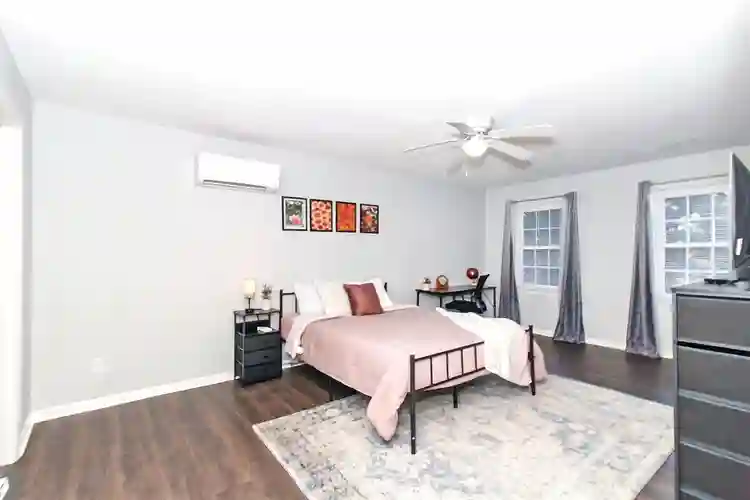 7 BR in Concord