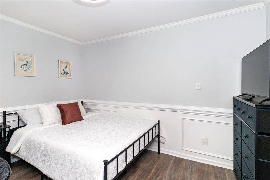 7 BR in Concord